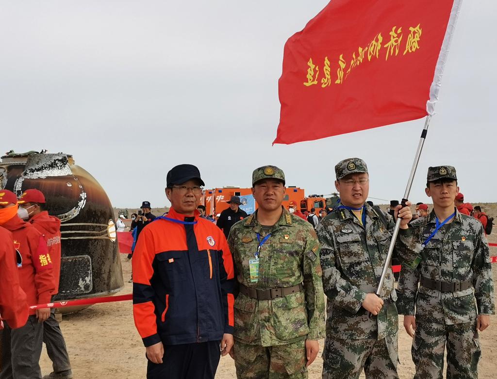 额济纳旗人武部圆满完成神舟十五号载人飞船返回舱回收保障任务