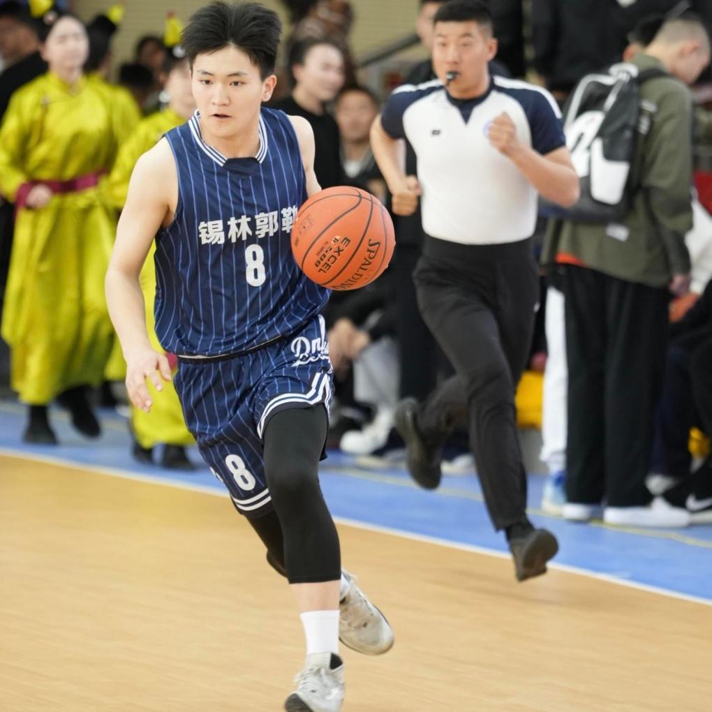 内蒙古东体杯U系列青少年篮球选拔赛开赛