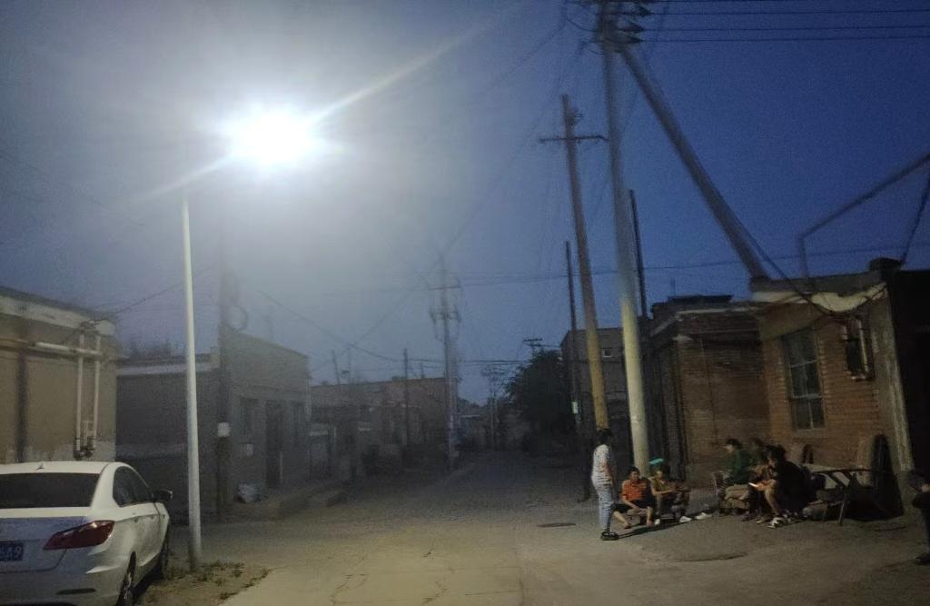 民生路灯：300多盏路灯照亮群众夜行路