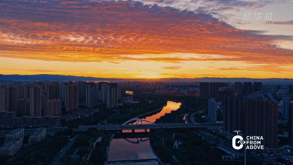 瞰中国｜秋日呼和浩特