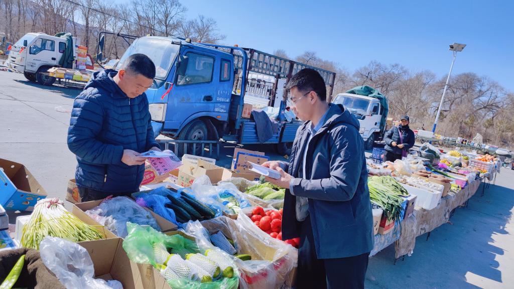 喀喇沁旗：方言载“法”语，飞入百姓家