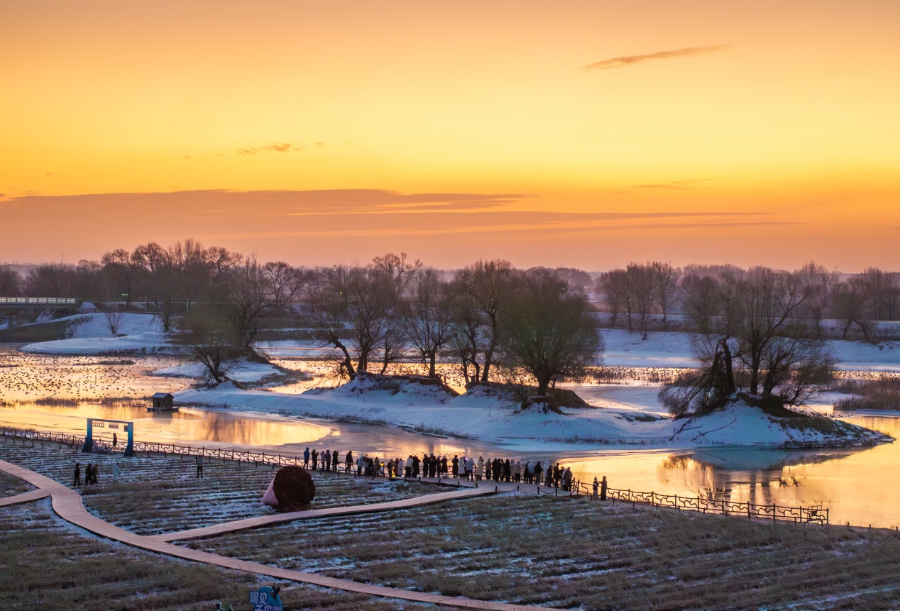呼和浩特：“千岛湖”畔迎客来