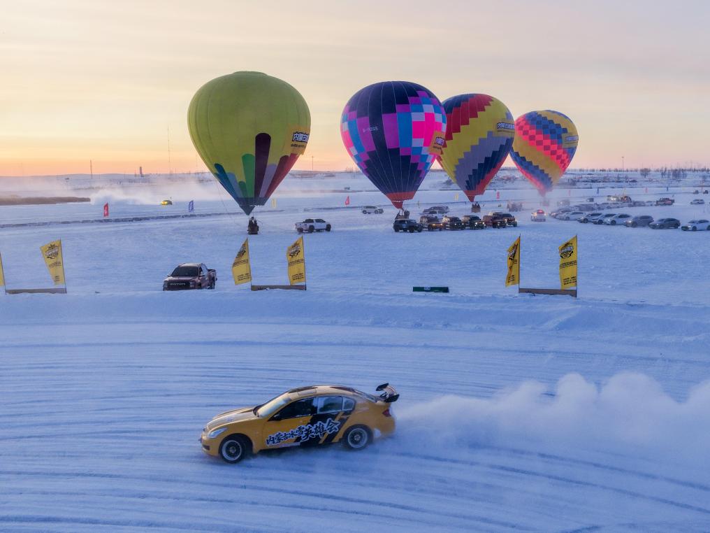 冰封湖面变汽车测试场：内蒙古冰雪产业升温