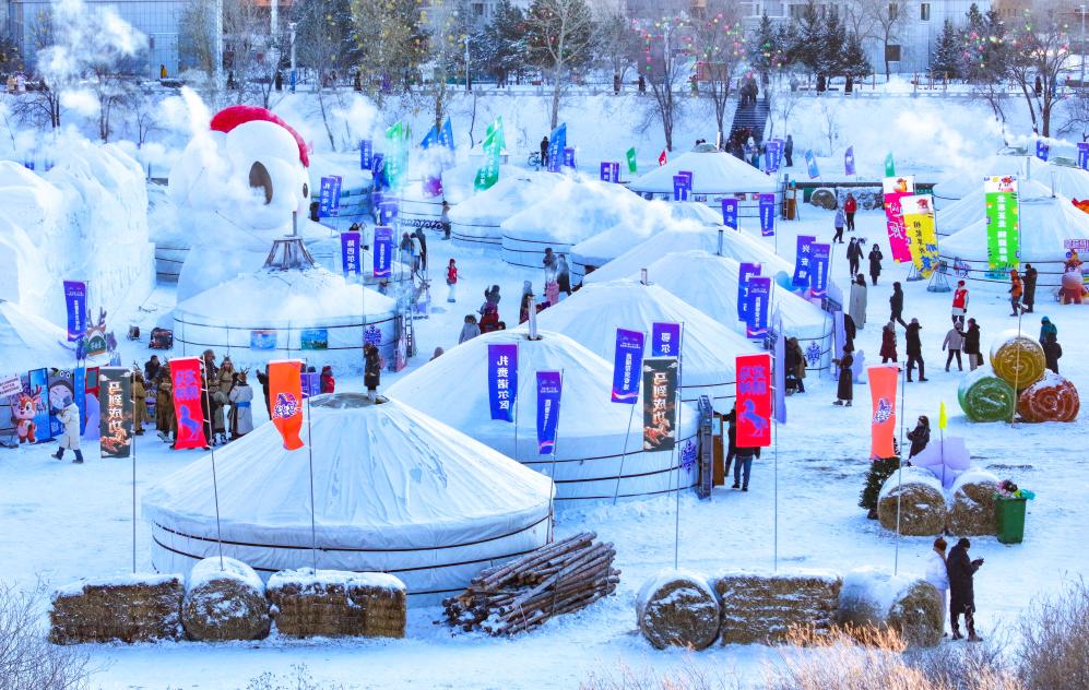 26顶蒙古包，在呼伦贝尔冰河上赶集