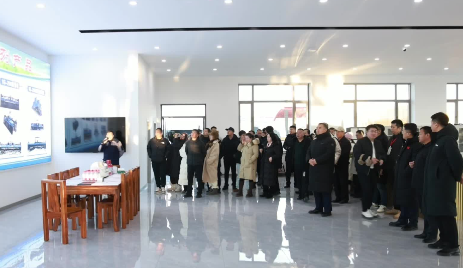 全国各地企业代表深入扎赉特旗各企业考察