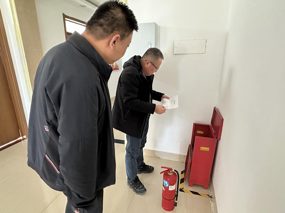 精准“把脉会诊”筑牢基层安全与权益防线