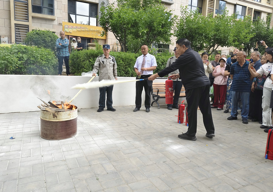 呼和浩特：安全生产月宣传活动走进雅园社区