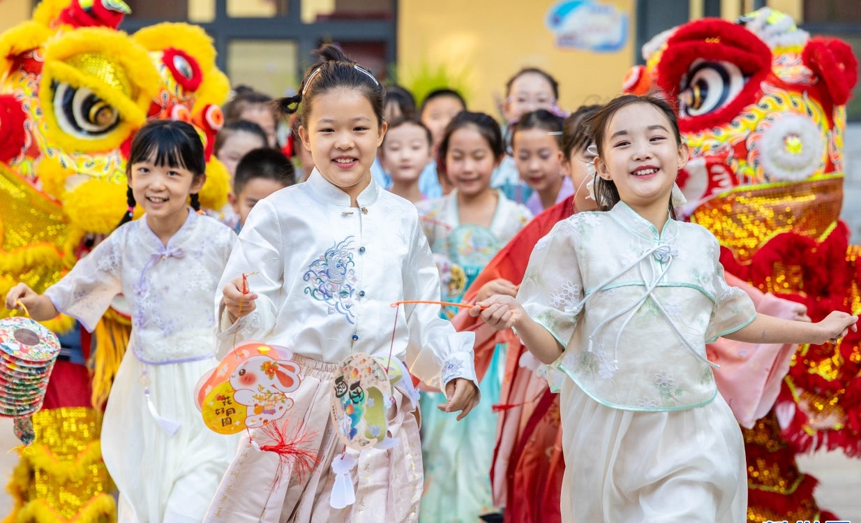呼和浩特：多彩民俗迎中秋