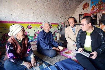 达茂旗群众路线教育实践活动敢于碰硬动真