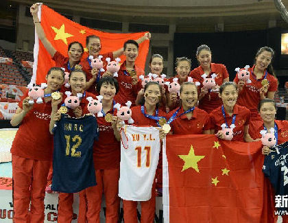 上海:18朵<em>昙花</em>绽放 记录开花瞬间 - 新华网内蒙