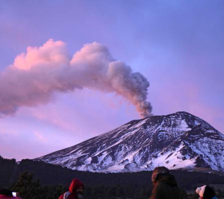 墨西哥波波卡特佩特火山喷发 景象壮观