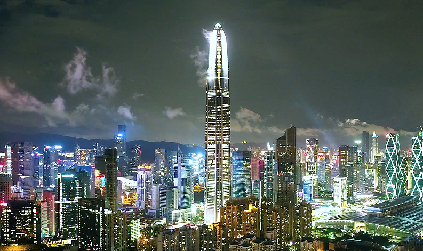 云遮雾绕 航拍深圳雨夜别样美