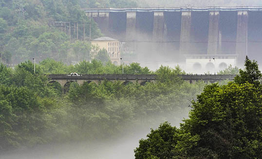 Мананд бүрхэгдсэн Фө Зьлин