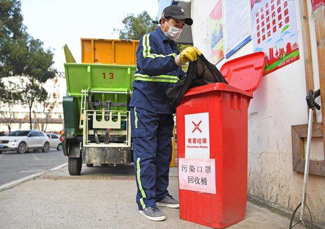 内蒙古在重点区域投入使用3500余个废弃口罩收集桶