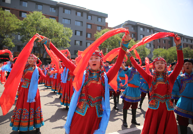 草原文化节：艺术的盛会 人民的节日