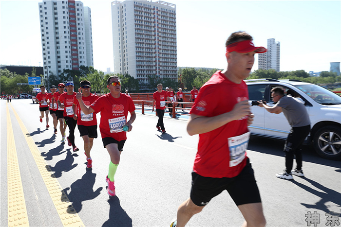 神東集團2千余人越野賽衝刺二萬五千裏