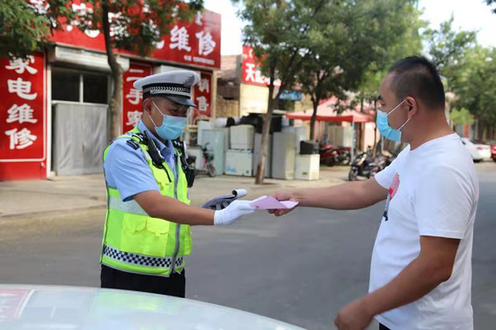 磴口县实行“违章停车”首次免罚
