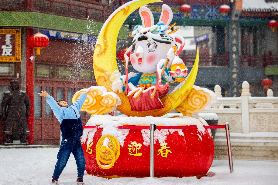 呼和浩特：春雪润青城 银装美如画