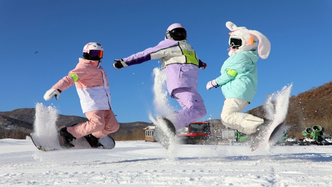 冰雪运动热 乐享冰雪趣