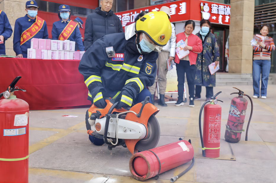 内蒙古鄂尔多斯：部门联动吹响消防“打假扶正”集结号