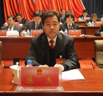 准格尔旗人大常委会副主任陈杰在主席台前排就座